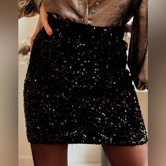 Black Sequin Skirt - Picture 1 of 3